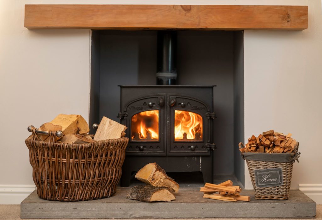 Kiln Dried Log and Kindling Bundle - Image 5